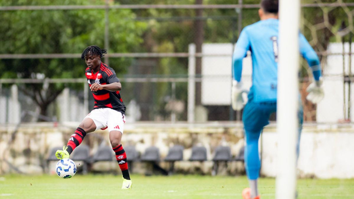 Flamengo enfrenta o Santos, pelo Campeonato Brasileiro Sub-20 - Adriano Fontes/Flamengo