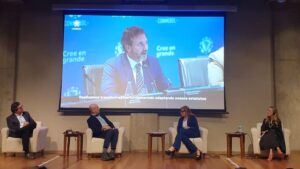 Sabrina Perel (à dir.), durante painel do Brazil Sports Tech Summit - Adalberto Leister Filho/Maquina do Esporte