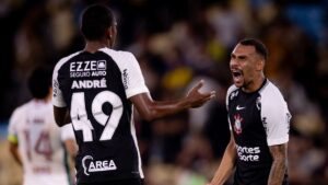 Matheuzinho (à dir.) comemora gol do Corinthians contra o Fluminense - Rodrigo Coca/Agência Corinthians