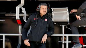 Gunther Steiner no box da equipe Haas da Fórmula 1 - Haas/Divulgação