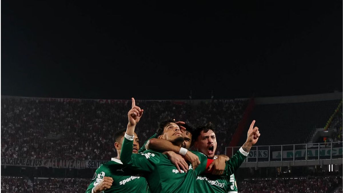 Gustavo Gómez comemora o primeiro gol na vitória do Palmeiras sobre o River Plate, em Buenos Aires - Cesar Greco/Palmeiras