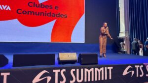 Rosana Fortes, country leader no Strava, em palestra durante o TS Summit - Regi Andade/Máquina do Esporte