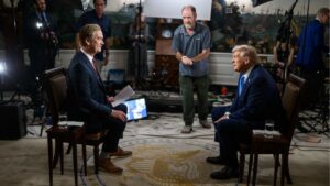 Donald Trump (à dir.) concede entrevista à Fox News - Daniel Torok / Casa Branca