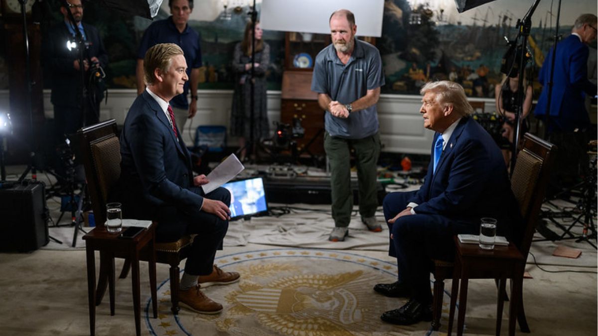 Donald Trump (à dir.) concede entrevista à Fox News - Daniel Torok / Casa Branca
