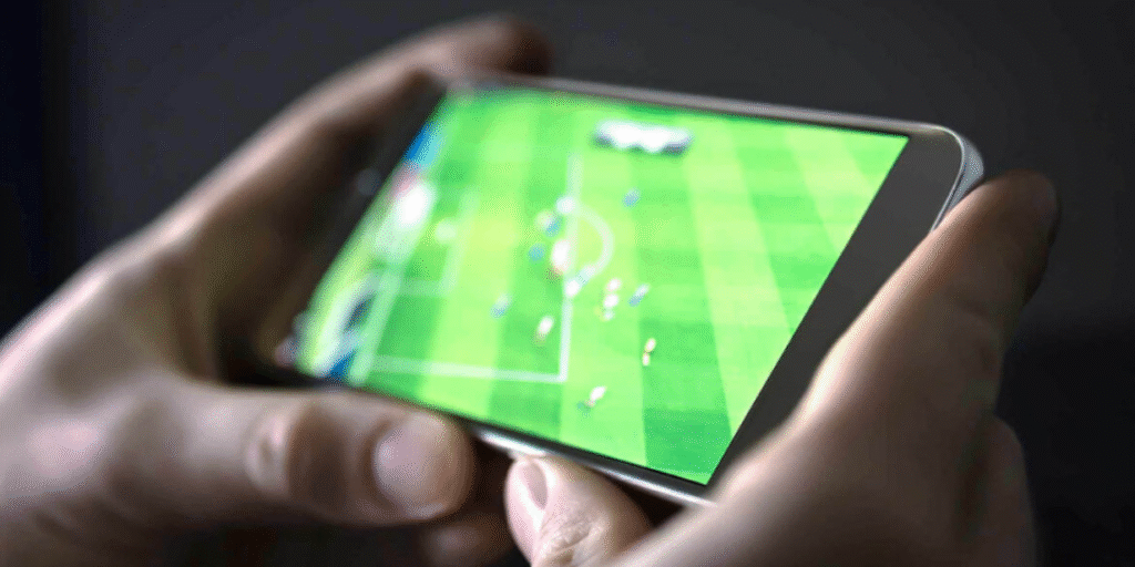 O novo tabuleiro da bola: A corrida pela atenção no futebol digital