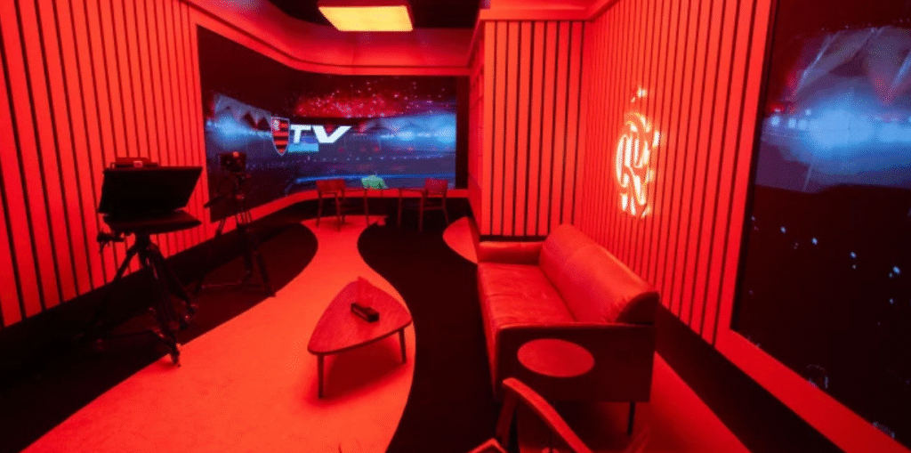 Flamengo TV inaugura novo estúdio, que leva naming rights da Betano