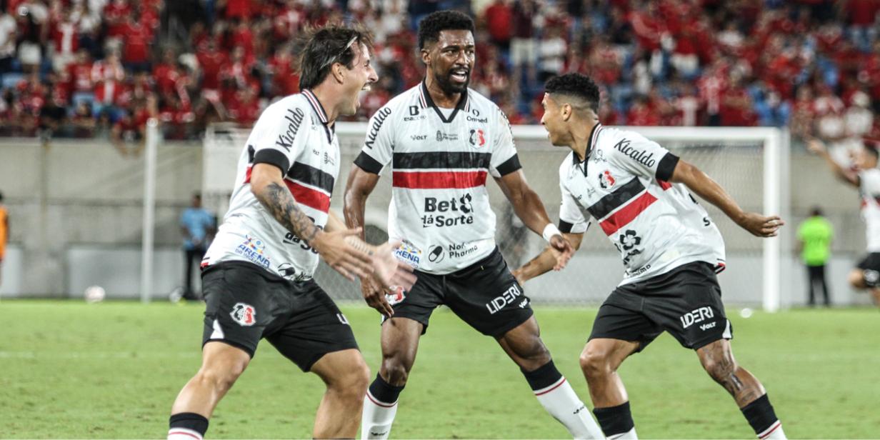 Jogadores do Santa Cruz comemoram gol contra o América-RN no jogo do acesso à Série C - Divulgação