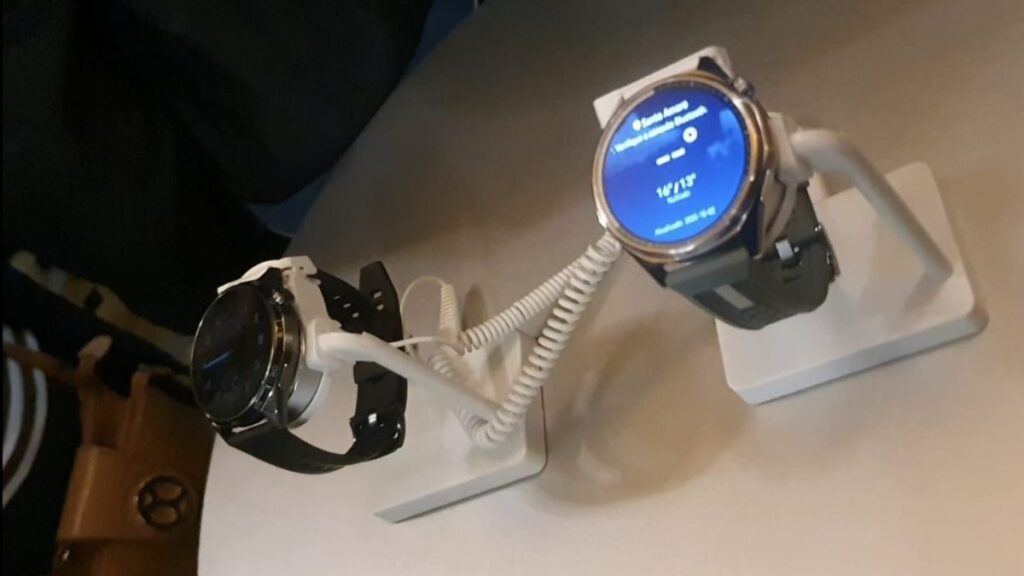 Smartwatches da Huawei em exposição no Teatro Renault - Adalberto Leister Filho/Máquina do Esporte
