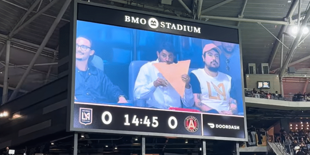 DoorDash integra experiência bem-humorada no estádio com desconto no app nos EUA