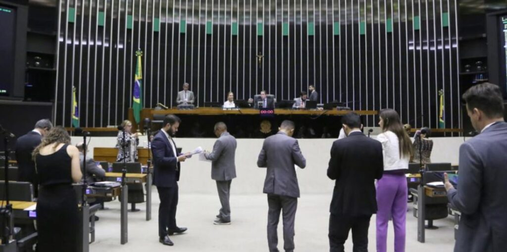 Governo tenta reunião na segunda, para que MP que eleva imposto das “bets” possa ser votada a tempo
