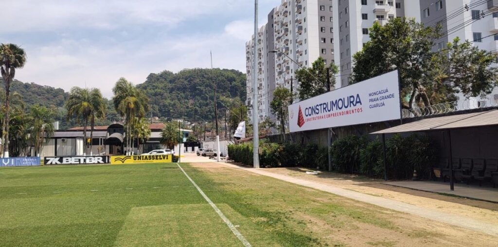 Após retomar loja online, Santos comercializa placas do CT para ampliar as receitas comerciais