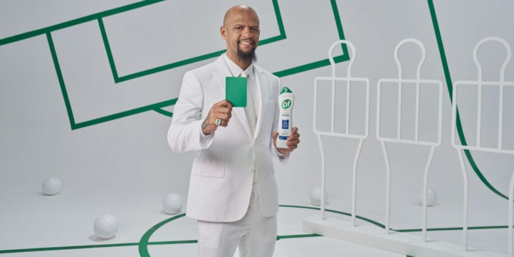 Cif entra no futebol em busca de conexão com comunidade esportiva em campanha com Felipe Melo