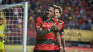 Leo Pereira comemora gol do Sport Recife contra o Atlético-MG, pelo Brasileirão - igor Cysneiros / Sport