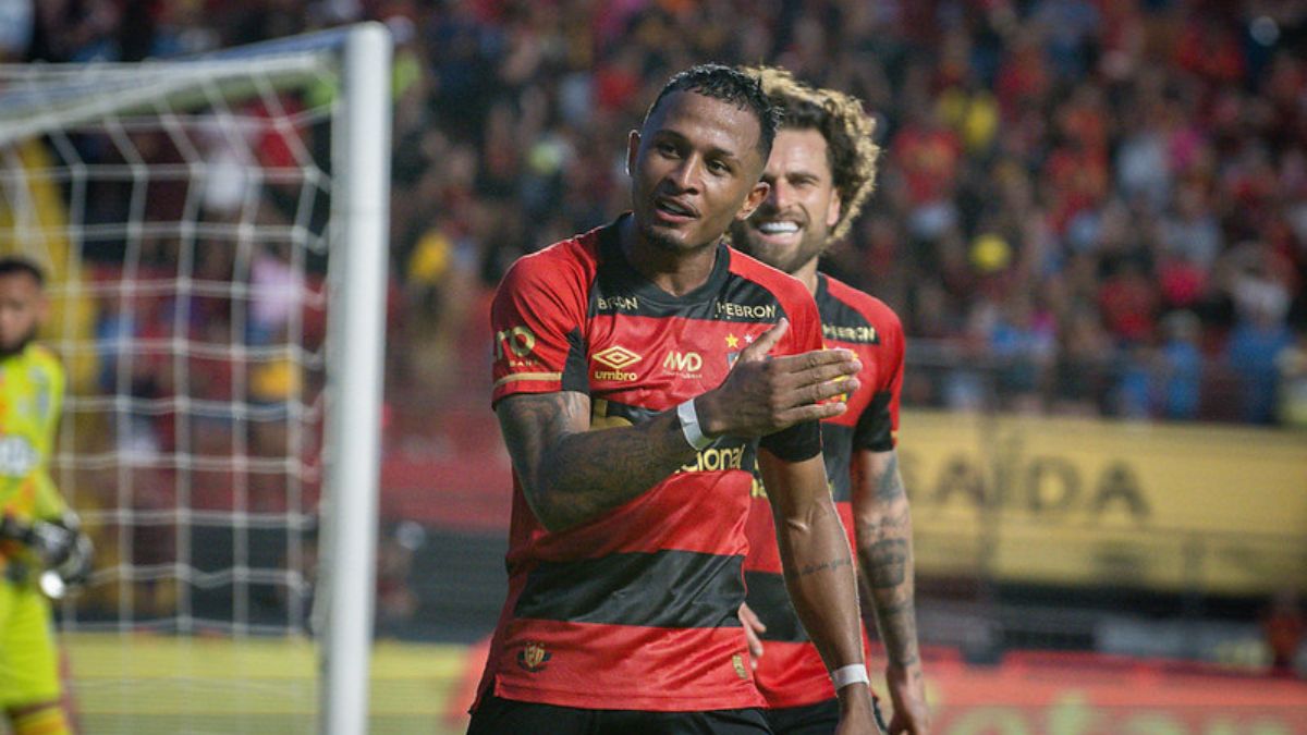 Leo Pereira comemora gol do Sport Recife contra o Atlético-MG, pelo Brasileirão - igor Cysneiros / Sport