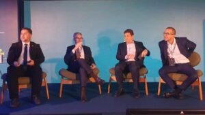 Matheus Senna (CBF), Igor Mauler (advogado esportivo), Cristiano Dresch (Cuiabá) e Alexandre Cordeiro (Vasco), em debate no Summit CBF Academy - Adalberto Leister Filho / Máquina do Esporte