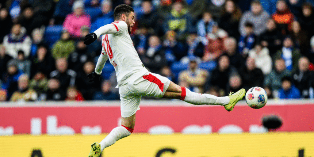 Bundesliga mantém estratégia multiplataforma e renova com Sportv, CazéTV, Goat e Xsports