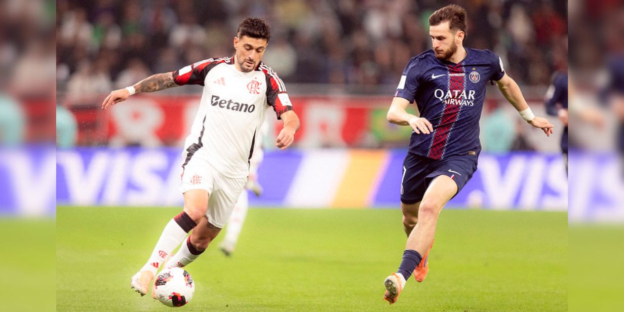 Arrascaeta, do Flamengo, tenta passar pela marcação do PSG - Adriano Fontes/Flamengo