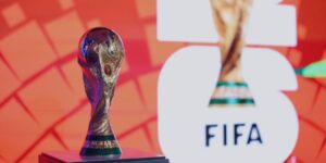 A Taça Fifa, que estará em disputa na Copa do Mundo 2026 - Divulgação/Fifa
