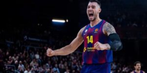 O pivô Willy Hernangómez vibra com ponto na vitória do Barcelona sobre o Partizan, pela Euroliga - Divulgação