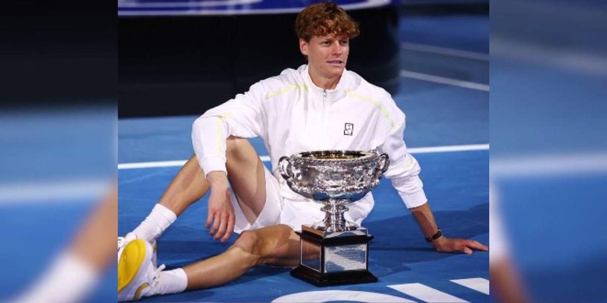 Jannik Sinner com o troféu do Australian Open de 2025 - Divulgação/Australian Open