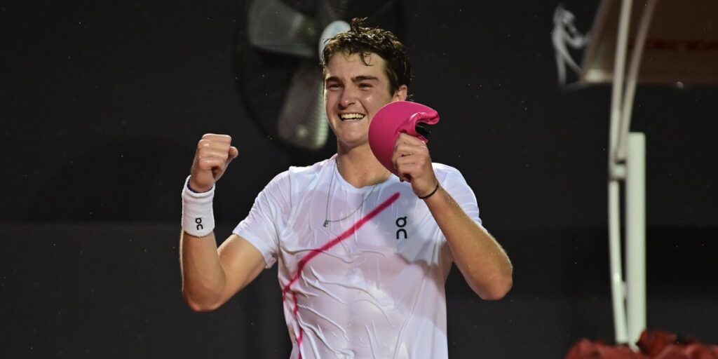 Rio Open divulga lista de tenistas confirmados e terá entrega do troféu feita por Andre Agassi em 2026