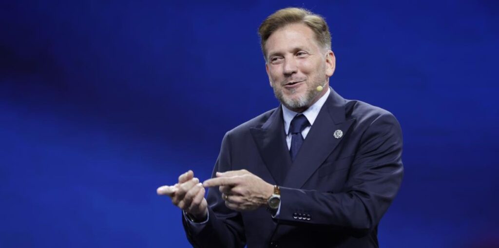 Alejandro Domínguez completa uma década à frente da Conmebol, com transformações profundas no futebol continental