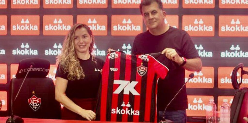 Vitória substitui patrocínio da Fatal Model por site de acompanhantes Skokka