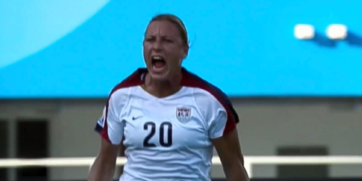 Abby Wambach comemora gol pela seleção dos EUA - Reprodução / YouTube @fifa