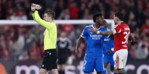 Árbitro aciona protocolo antirracismo após denúncia de Vini Jr., do Real Madrid, em jogo com o Benfica - Real Madrid/Divulgação