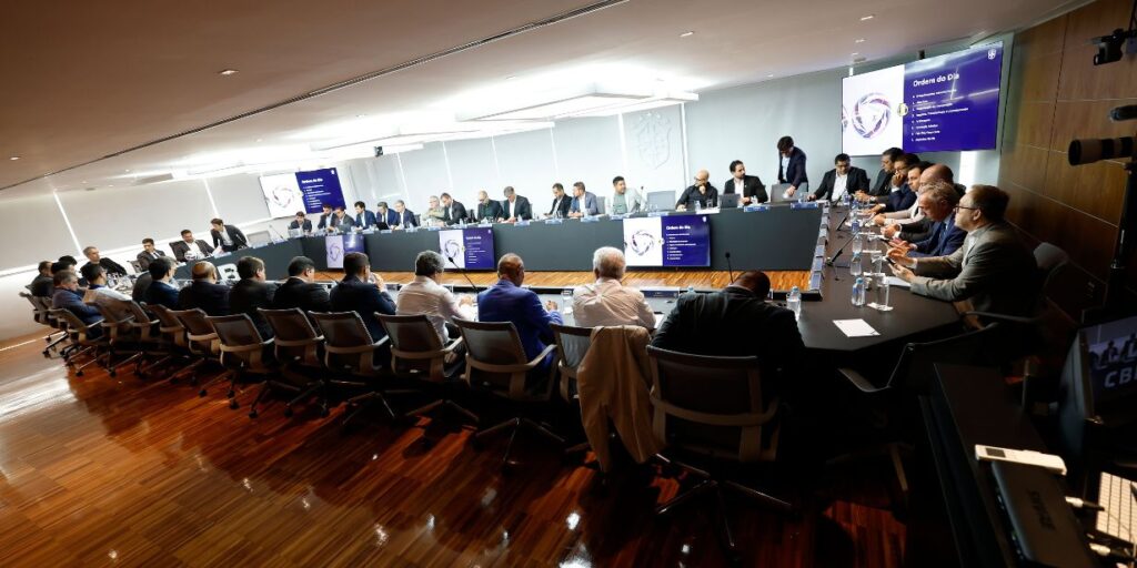 Clubes da Série B do FFU divulgam manifesto por mudanças na gestão da liga