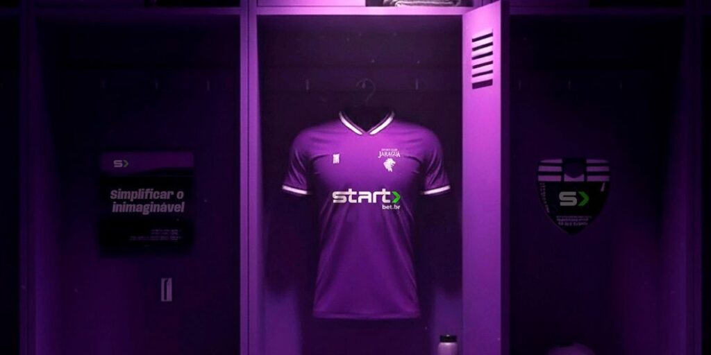 Patrocinador máster, casa de apostas muda cor de camisa de time em SC de tricolor para roxo