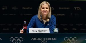 Kirsty Coventry, presidente do COI, durante entrevista coletiva em Milão - Quinton Meyer/COI