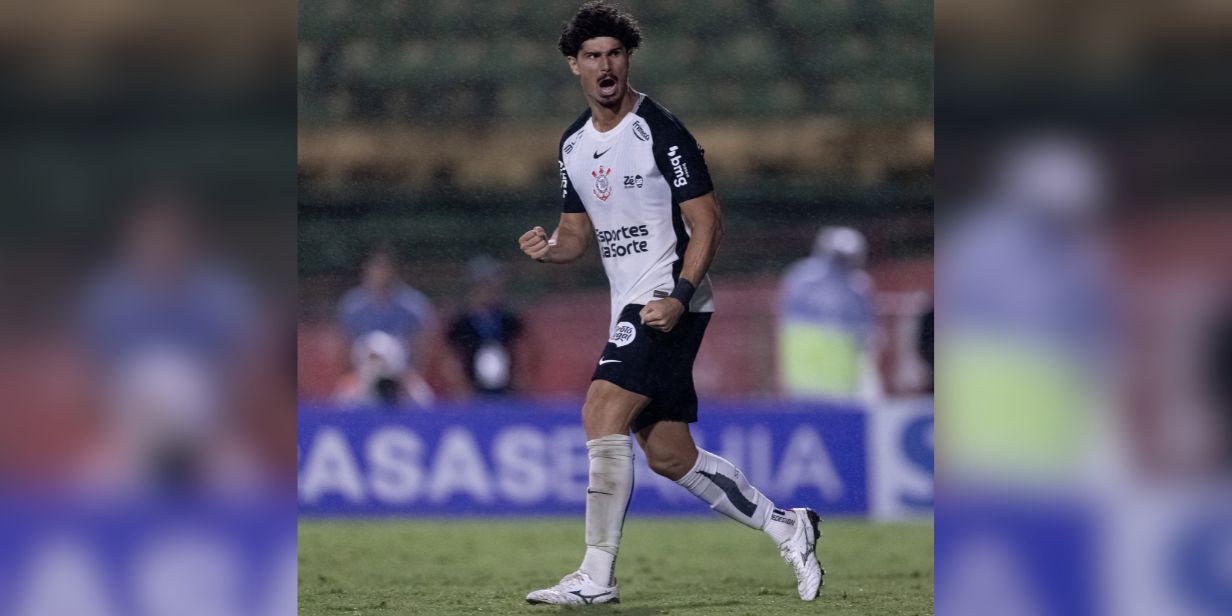 André Ramalho vibra após converter pênalti contra a Portuguesa - Agência Corinthians