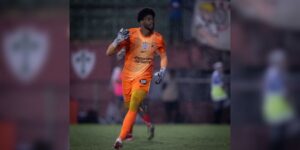 O goleiro Hugo Souza, do Corinthians, comemora vitória na disputa por pênaltis - Agência Corinthians