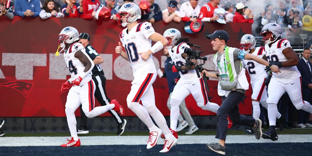 Cinegrasfista registra, com equipamento da Sony, entrada do New England Patriots em campo - Kevin Sabitus/NFL