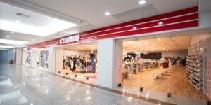 Fachada de loja da Centauro, que pertence ao Grupo SBF - Divulgação