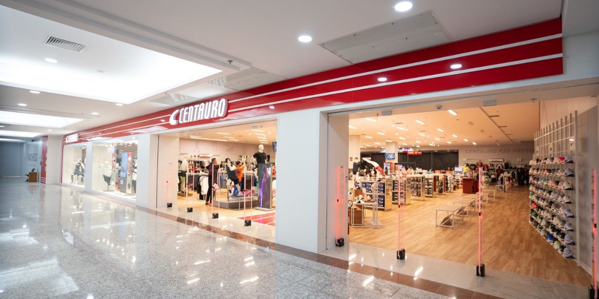 Fachada de loja da Centauro, que pertence ao Grupo SBF - Divulgação