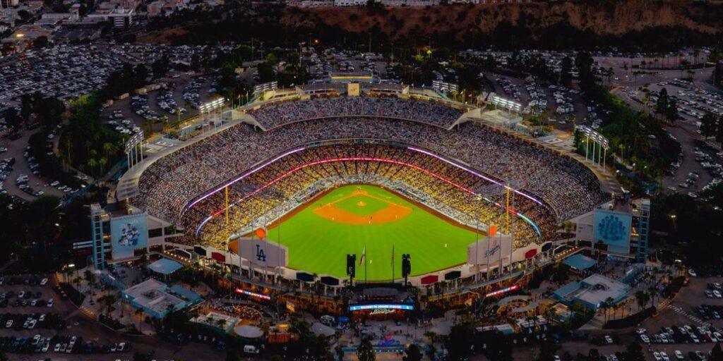 Dodgers fecham acordo com a Uniqlo para patrocínio de campo