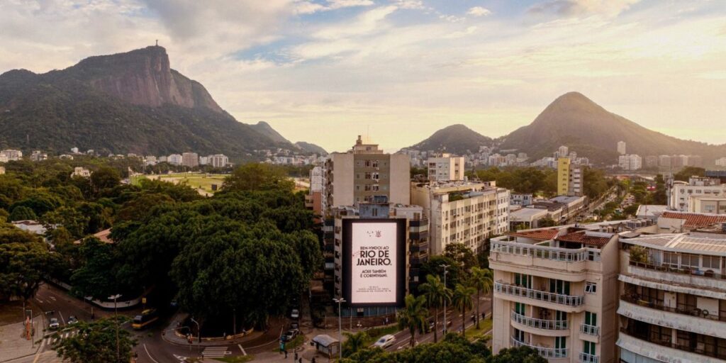 Nike ativa outdoor digital no Rio com campanha de nova camisa do Corinthians