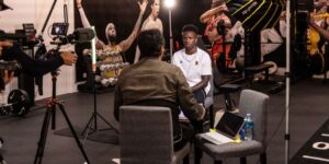 Vini Jr. durante gravação de série documental sobre a preparação do Brasil - Divulgação