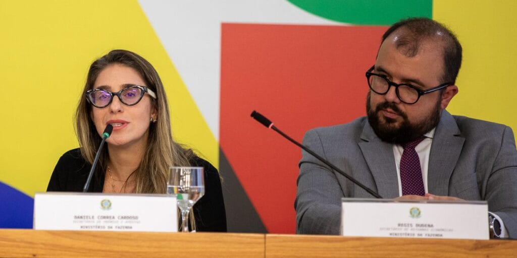 Daniele Correa Cardoso (à esq.), que substituiu Regis Dudena (à dir.) na Secretaria de Prêmios e Apostas - Washington Costa/MF