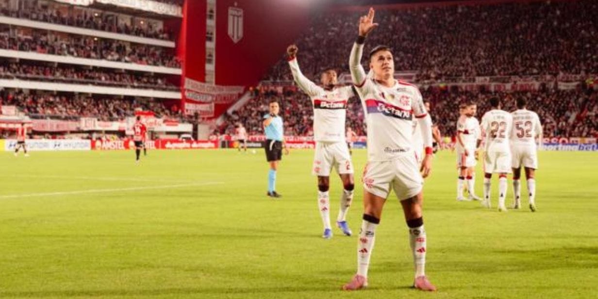 Flamengo comemora gol no empate com o Estudiantes, na Argentina - Adriano Fontes / Flamengo
