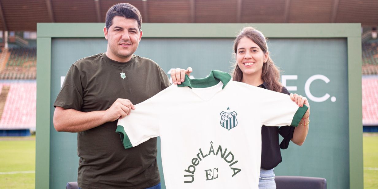 Fabio Mineiro (Uberlândia) e Isabela Mota (Uber) apresentam nova camisa do clube - Divulgação