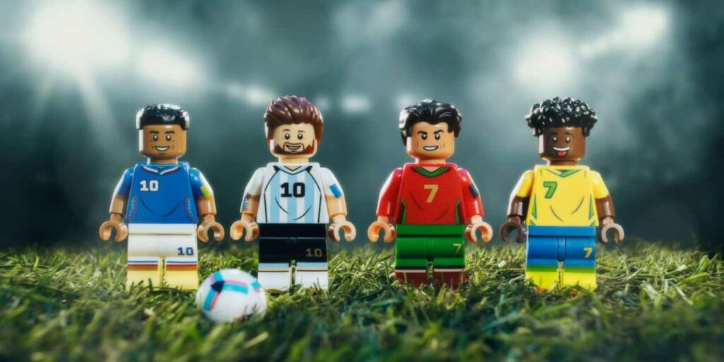 Lego lança linha de produtos com Vini Jr., Cristiano Ronaldo, Messi e Mbappé
