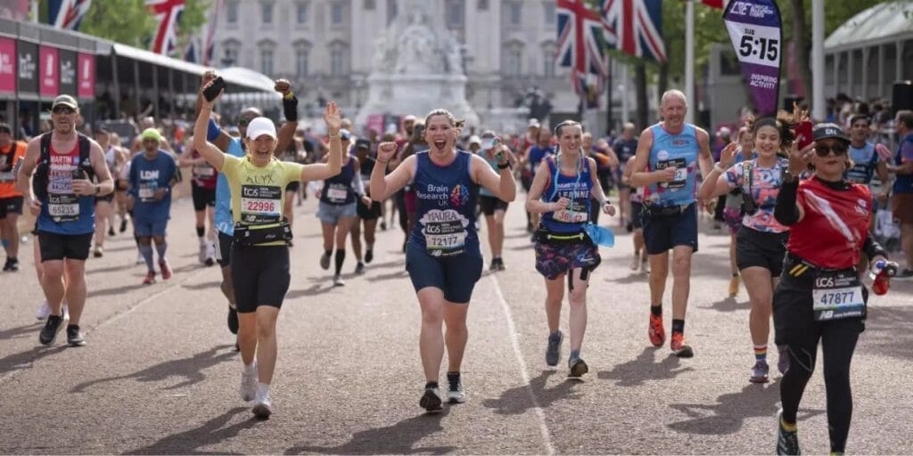 Corredores amadores disputam a Maratona de Londres - Divulgação