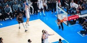 Líder da temporada regular da NBA, Oklahoma City Thunder encerra participação na 1ª fase contra o Seattle Supersonics, no último domingo (12) - Jimmy Do / OKC Thunder