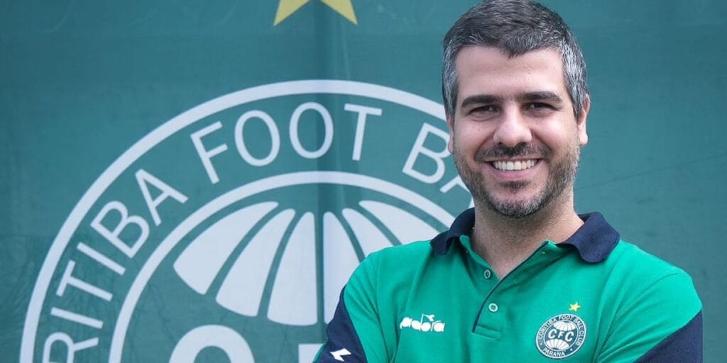 Coritiba: Lucas de Paula deixa cargo de CEO, mas parceria com Outfield permanece em vigor
