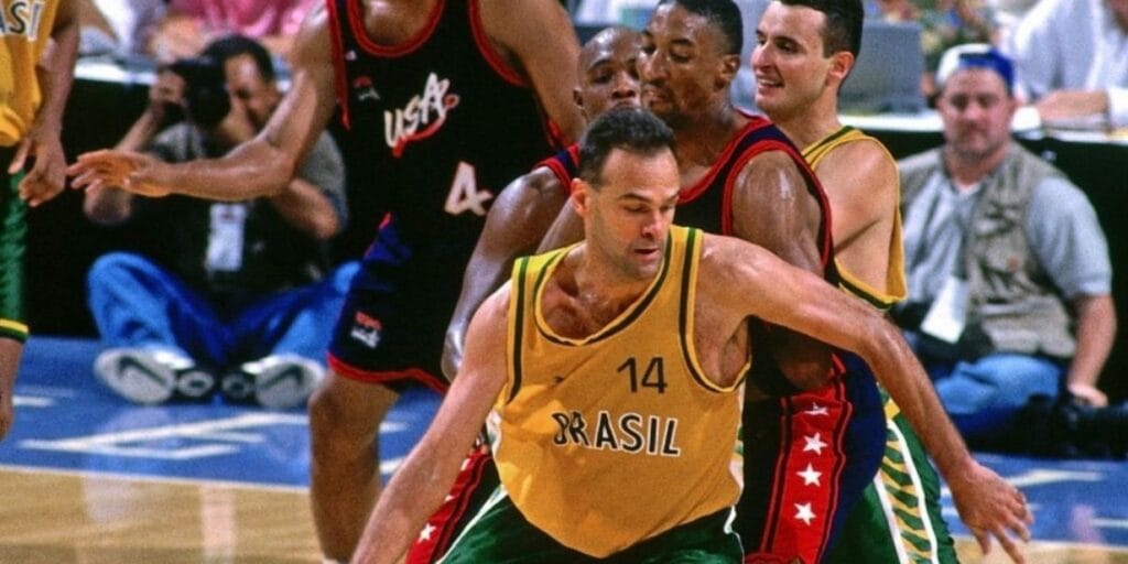 Basquete dá adeus a Oscar Schmidt, o rosto que popularizou o esporte no Brasil