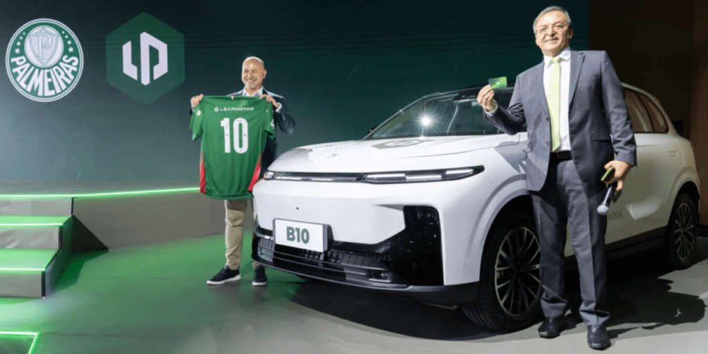 Entenda por que as montadoras estão voltando a patrocinar o futebol brasileiro