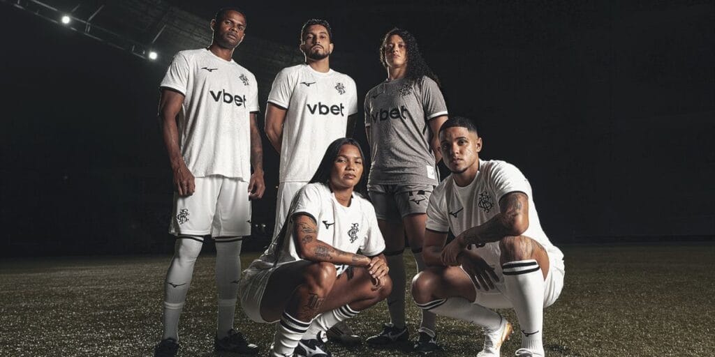 Novo terceiro uniforme do Botafogo, na cor branca - Eduardo Dall'Oglio/Divulgação